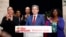  Jean-Luc Melenchon dhe anëtarë të tjerë të Frontit të Ri Popullor, pas rundit të dytë të zgjedhjeve të parakoshme parlamentare që u mbajtën në Francë më 7 korrik 2024. 