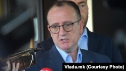 Арбен Таравари, министер за здравство