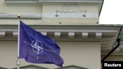 Знаме на НАТО