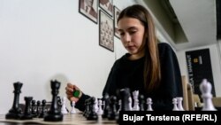 Shahistja 15-vjeçare, Jona Reçica. 