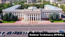 Дом правительства КР.