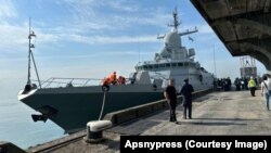 რუსული ხომალდი "ციკლონი" სოხუმის პორტში 