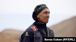 Германският професионален атлет Саваш Чобан постави нов световен рекорд по издръжливост.