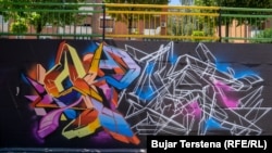 Još jedan od grafita koji krasi Ulicu B.