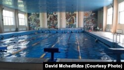 საცურაო აუზი "თოლია"