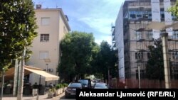 Lijevo, zgrada odakle je kopan tunel prema Višem sudu (zgrada desno).