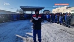 Сотни работников бастуют на месторождении в Мангистауской области. Они ночуют на улице