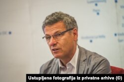 Profesori Vesko Garçeviq.