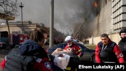 Több halottja van a Harkivot érő újabb orosz rakétatámadásnak