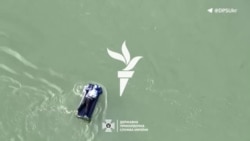 Női ruhában, folyón átúszva, hegyeken átkelve próbálják elkerülni a sorozást a katonakorú ukrán férfiak 