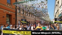 Protest novinara i aktivista u Banjaluci protiv Zakona o kriminalizaciji klevete