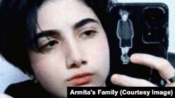  Иранка Армита Гераванд 