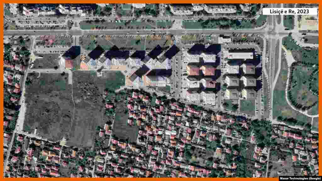 Vetë emri Lisiçë e Re flet për vendbanimin, i cili është duke u urbanizuar shumë kohëve të fundit. Nëse deri dy dekada më parë ishte ende e mundshme të shihej se zona e tokës së pazhvilluar dominonte në një prej fushave më pjellore në luginën e Shkupit, sot mund të shihet se si janë ngritur një mori ndërtesash atje.