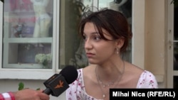 Andra Stan, elevă la Liceul Pedagogic din Buzău, spune că lipsa de opțiuni pentru petrecerea timpului liber în oraș este principala sa nemulțumire.