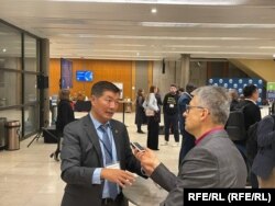 Lobsang Sangay u razgovoru sa Draganom Štavljaninom tokom Foruma 2000 u Pragu, 16. oktobar 2023.