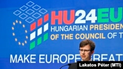 Bóka János normális elnökséget ígért