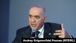 Kasparov u Vilniusu na skupu ruskih opozicionara 23. februara 2024.