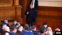 Бойко Борисов отказа сам да свали имунитета си, който беше поискан от главния прокурор Иван Гешев.