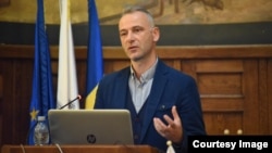 Economistul Tudor Smirna spune că limitarea cash-ului nu este o măsură menită să scadă evaziunea fiscală. 