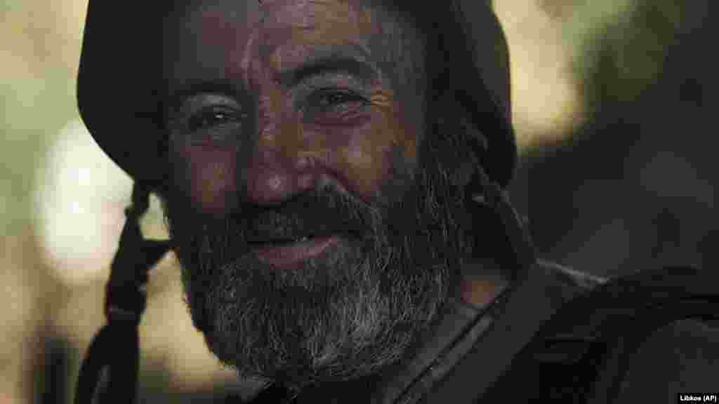 Un soldat ucrainean zâmbind. Maliar a declarat că forțele Kievului au recucerit peste 37 de kilometri pătrați de teritoriu în ultima săptămână. Numărul morților și al răniților de ambele părți nu este cunoscut.