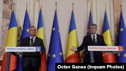 Nicolae Ciucă (stânga) și Marcel Ciolacu (dreapta) fac declarații după stabilirea calendarului electoral din acest an. PNL și PSD nu se mai înțeleg cu privire la ziua în care să fie organizate alegerile prezidențiale.