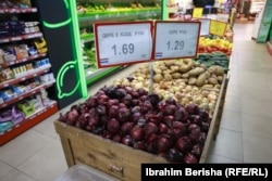 Çmimi i qepëve, varësisht nga lloji, në një dyqan në Prishtinë.