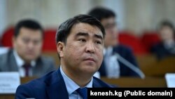 Жанар Акаев. 