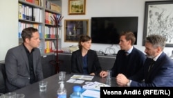 Tim stručnjaka iz Norveške boravio je 1. i 2. juna u Beogradu, na poziv Vlade Srbije, kako bi preneli svoja iskustva nadležnim institucijama za prevazilaženje traume nakon masovnih ubistava u Srbiji početkom maja.