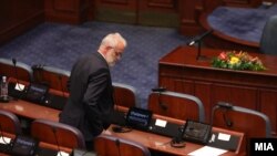 На техничкиот премиер Талат Џафери му беше верификуван пратеничкиот мандат на конститутивна седница на 28 мај.