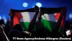 Flamuj palestinezë shihen në publik gjatë edicionit të sivjetmë të Eurovisionit - Fotografi ilustruese
