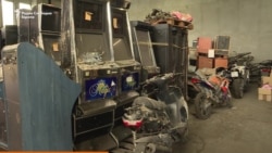 Троседот на Јанева, гардеробата на „Боки 13“ - што сѐ има во магацинот за конфискуван имот Троседот на Јанева, гардеробата на „Боки 13“ - што сѐ има во магацинот за конфискуван имот