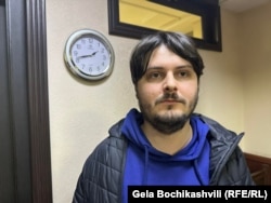 „ტაბულის" ჟურნალისტი ბექა ჯიქურაშვილი.
