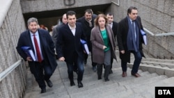 Христо Иванов, Кирил Петков и Асен Василев внесоха документите за регистрация на новата коалиция