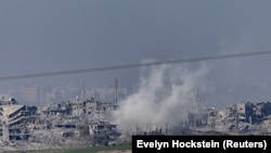 Дим се издига след израелски удар в Ивицата Газа, гледанa от Израел, 31 октомври 2023 г. 