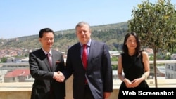 იე და პრემიერ-მინისტრი გიორგი კვირიკაშვილი თბილისში. 2016 წლის 14 ივნისი