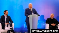 Karim Khan (u sredini), tužilac Međunarodnog krivičnog suda u Lvivu, Ukrajina 3. mart 2023.