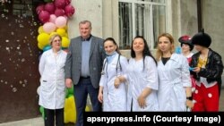 Эдуард Бутба посетил в Сухуме детскую поликлинику