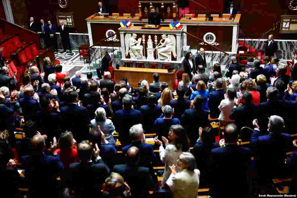 &quot;Živimo u vreme kada se, nažalost, nacizam ponovo vraća. Sada se u Evropi ponovo uništavaju gradovi, a sela spaljuju do pepela. U Evropi ponovo imamo logore za filtriranje, deportacije i mržnju koja je postala novi kult u Rusiji&quot;, dodao je Zelenski.