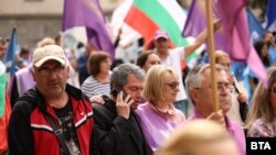 Председателят на парламентарната група на "Има такъв народ" (ИТН) Тошко Йорданов също присъства на протеста