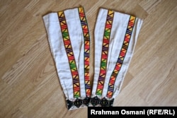 Një palë doreza janë më të fundit të cilat i janë shtuar koleksionit, të cilat u punuan disa dekada më parë.