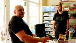 'Nikad mi ne traži da vratim dug': Multietničko selo na koje ne utiču krize sa severa Kosova 