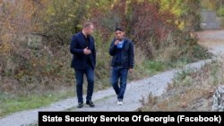 ივანე ილურიძე (მარჯვნივ) გათავისუფლების შემდეგ 