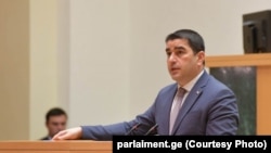 პარლამენტის თავმჯდომარე შალვა პაპუაშვილი. 