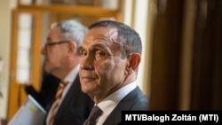 Gyárfás Tamás és ügyvédje, Zamecsnik Péter a Fővárosi Törvényszéken 2019. november 12-én