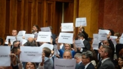 Deo opozicije u Srbiji ometao rad Skupštine