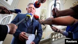 Fico a avut o campanie pentru alegerile generale în care a criticat constant sprijinul militar occidental pentru Ucraina și sancțiunile împotriva Rusiei.