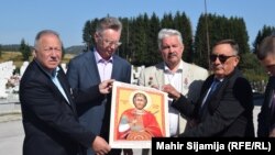 Ruska delegacija s načelnikom Sokoca; Sergej Baburin (drugi s desne strane), 13. septembar 2023. 