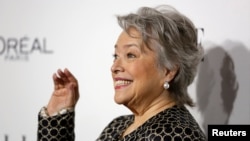 Кейти Бейтс.