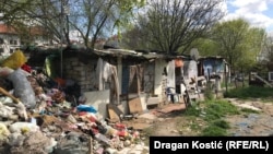Deo neuslovnog romskog naselja "Antena" na Novom Beogradu, 3. april 2023.
