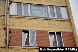 ფანჯრის მინები ჩაიმტვრა მეზობელ კორპუსებშიც